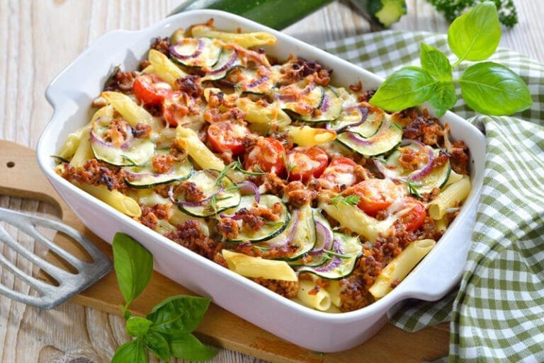 Gratin de pâtes courgettes et viande hachée - AfriSeries