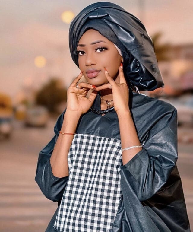 Admirez cette belle Yaye Fall dans une très belle tenue (photos