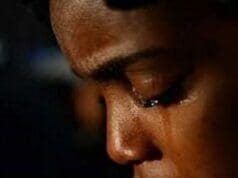 Confidence d’une dame : « Au moment d’éjac*ler, mon mari finit toujours à faire c@ca …» confidence femme noire