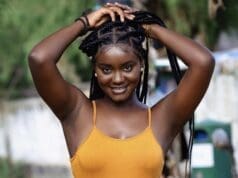 Yacine, la splendide reine de la ville de Thiès, incarne la grâce et l’élégance.