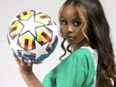 Une ravissante supportrice en mode maillot et jeans supportrice