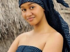 Safi, la Radieuse Peule de Guinée Conakry, Rayonne en Tenue Traditionnelle Africaine Safi