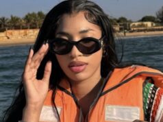 Diarietou Sow : Instant de Détente pour la Talentueuse Actrice à la Mer