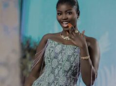 Fatou Ndiaye, une beauté ébène qui illumine la toile dans cette tenue !